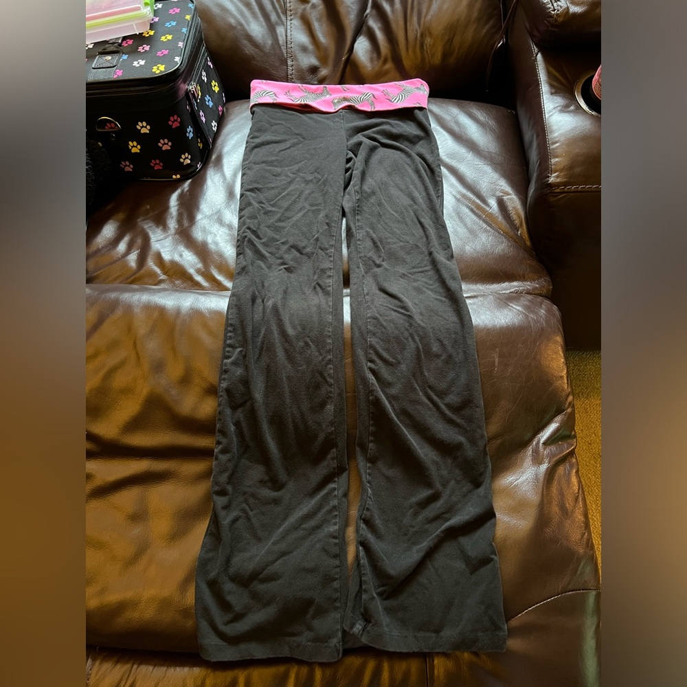VS PINK yoga fold over boot cut pants. Lots of stretch. XS. Great condition!